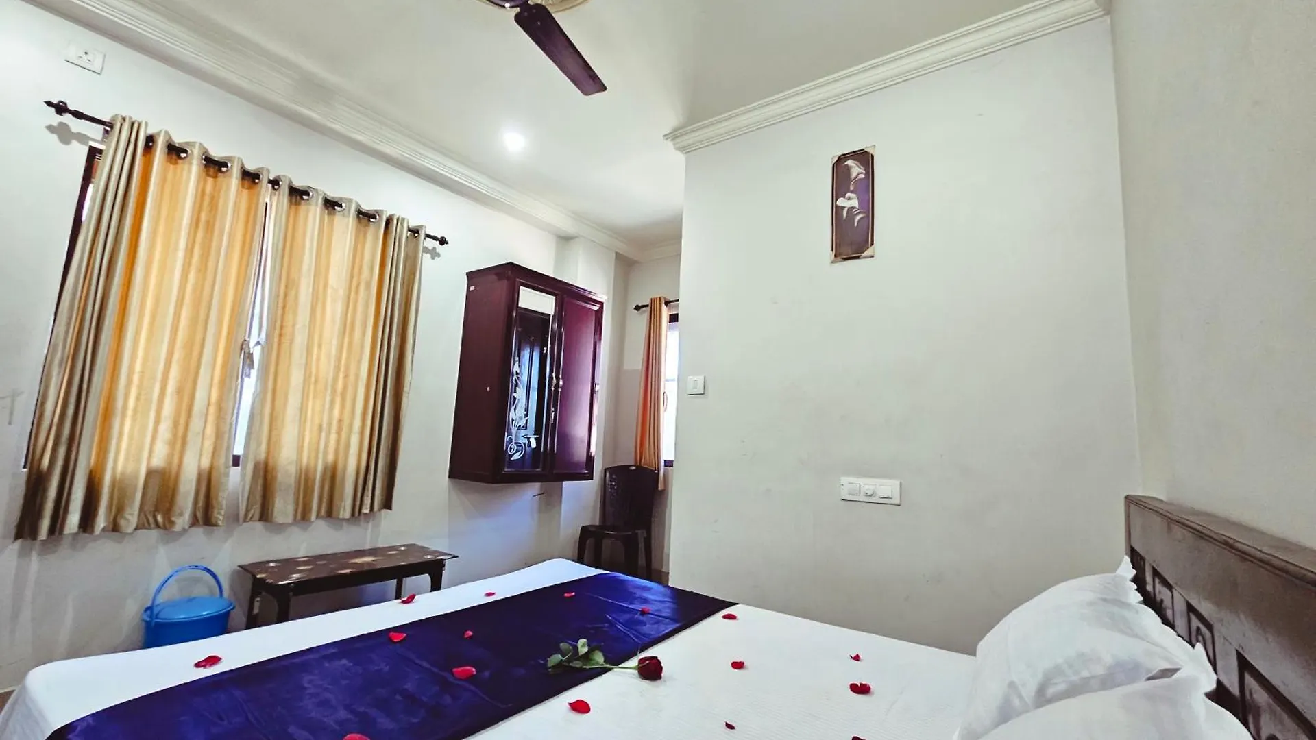 מלון Erattupetta Moonlight Tourist Home